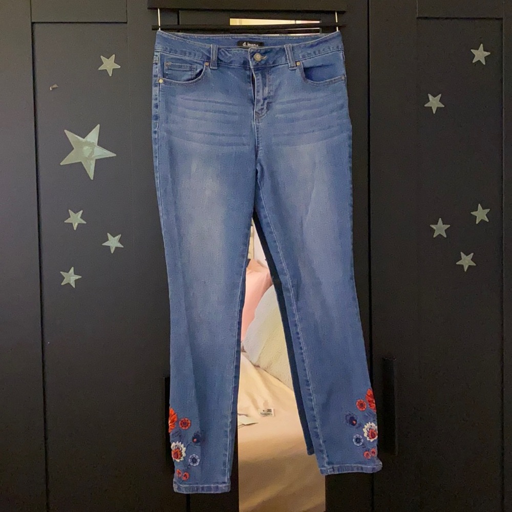 Beautiful floral detailed pants